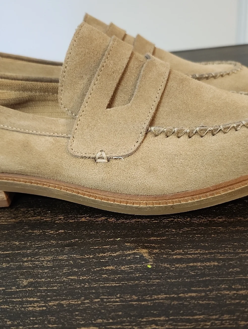 Kelsi Dagger Lens  Almond Suede Loafers Size 8